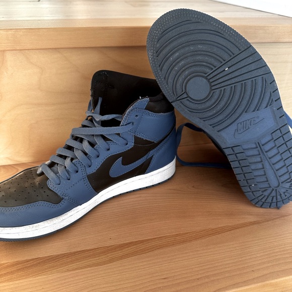 Jordan 1 Retro High OG
Dark Marina Blue size / Mens US8.5 \ 26.5CM \ EU42 - Picture 1 of 3